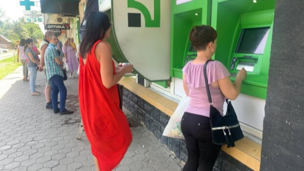 Долги за коммуналку и алименты автоматически спишут с карт украинцев