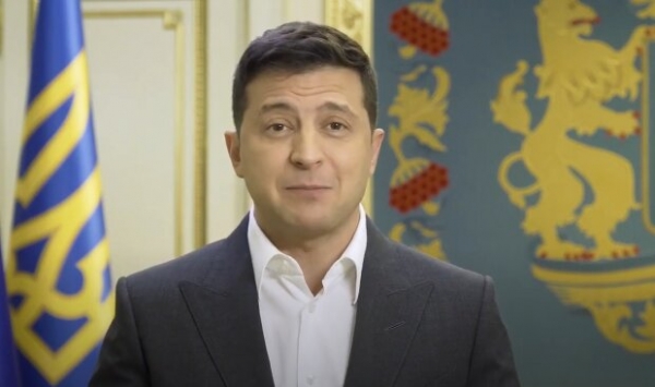 Зеленский просит украинцев во время вспышки коронавируса идти на выборы, пока школы закрывают, а ВУЗы на дистанционное обучение Зеленский просит украинцев во время вспышки коронавируса идти на выборы, пока школы закрывают, а ВУЗы на дистанционное обучение