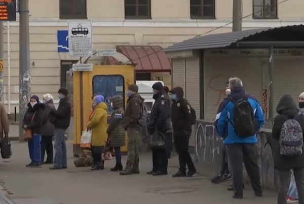 В Украине заговорили о возвращении жесткого карантина: "Прекратить любые контакты между людьми" В Украине заговорили о возвращении жесткого карантина: "Прекратить любые контакты между людьми"