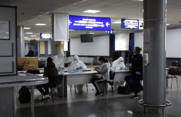 У Зеленского просят не садить украинцев в самолеты - "Оставить на границе..." У Зеленского просят не садить украинцев в самолеты - "Оставить на границе..."
