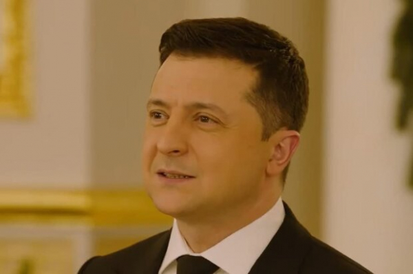 Владимир Зеленский показал, как снималось его 20-минутное поздравление на Новый год: "Конкретные цифры и проценты"