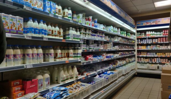 Молоко, сметана и творог: во сколько украинцам обойдутся продукты в супермаркетах Молоко, сметана и творог: во сколько украинцам обойдутся продукты в супермаркетах