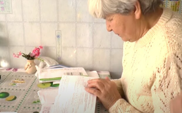 Украинцы в отчаянии и слезах: оформили субсидии и не знают, чем платить за коммуналку Украинцы в отчаянии и слезах: оформили субсидии и не знают, чем платить за коммуналку