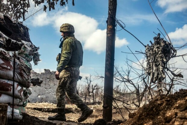 На Донбассе боевики подло набросились на украинских героев, ВСУ были неготовы На Донбассе боевики подло набросились на украинских героев, ВСУ были неготовы