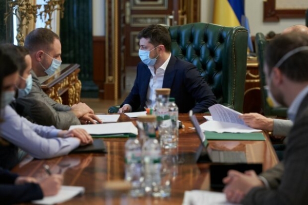 Президент знал о коммерческом грузе "Мрии" - в ОП назвали инициатором доставки Зеленского Президент знал о коммерческом грузе "Мрии" - в ОП назвали инициатором доставки Зеленского