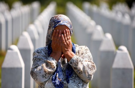 Международное сообщество сегодня почтило память жертв резни в Сребренице 1995 года Международное сообщество сегодня почтило память жертв резни в Сребренице 1995 года