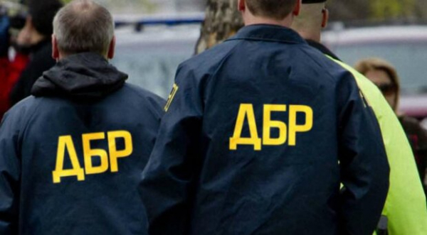 СМИ: Во время обысков у контрабандиста Фальковского нашли блокнот с фамилией главного следователя ДБР Гейды СМИ: Во время обысков у контрабандиста Фальковского нашли блокнот с фамилией главного следователя ДБР Гейды