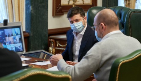 Шмыгаль отчитался Зеленскому о подготовке к смягчению карантина Шмыгаль отчитался Зеленскому о подготовке к смягчению карантина