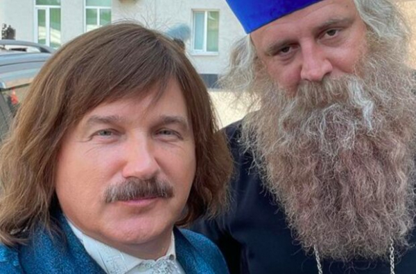 Юрий Горбунов превратил Потапа в священника, даже Настя Каменских не узнает Юрий Горбунов превратил Потапа в священника, даже Настя Каменских не узнает