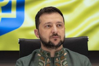 Зеленский поддержал петицию о визовом режиме для россиян
Зеленский поддержал петицию о визовом режиме для россиян
