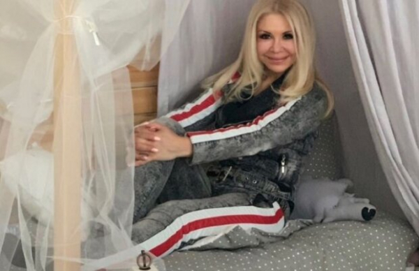 Мама Дана Балана показала, как можно в 63 выглядеть на 30: "Распространяйте свет" Мама Дана Балана показала, как можно в 63 выглядеть на 30: "Распространяйте свет"