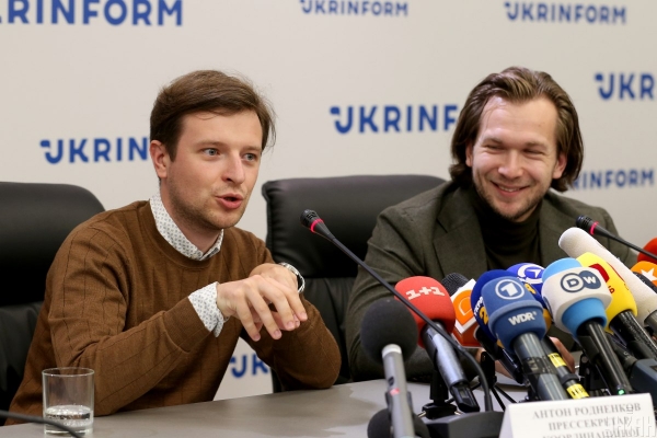 Выдворенные из Беларуси Родненков и Кравцов анонсировали возвращение в Минск
Выдворенные из Беларуси Родненков и Кравцов анонсировали возвращение в Минск