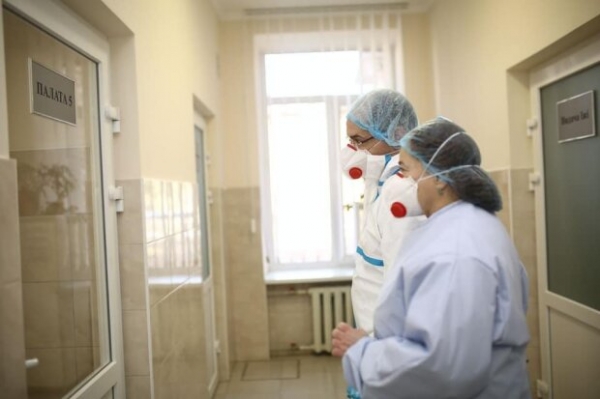 Главные новости за 7 апреля: в Минздраве меняют правила вакцинации, пока Донбасс чистят от боеприпасов