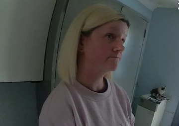 Девушка 4 года жила с телами своих родителей, которых сама убила: получала пенсии и отправляла поздравления братьям