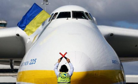 На заводе "Антонов" собрали первый "Ан-178" без деталей РФ
