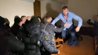 Экс-нардеп от Слуги народа устроил драку в горсовете Одессы
