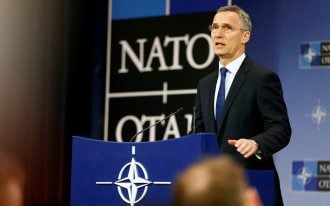 НАТО может разместить боевые группы в Черноморском регионе - Столтенберг
