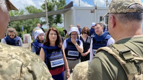 Решение ситуации в Украине и вокруг нее является приоритетом для ОБСЕ, - Линде