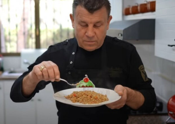 Рецепт богатой "гречки по-купечески" от Владимира Геруна &ndash; на аромат сбежится вся округа