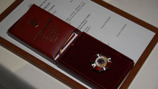 Президент ФК "Рух" Григорий Козловский получил "Знак почета" за помощь ВСУ Президент ФК "Рух" Григорий Козловский получил "Знак почета" за помощь ВСУ