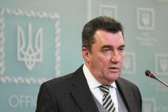 Поводов для паники нет, у Украины есть ВСУ: Данилов ответил на угрозу военного вторжения России
Поводов для паники нет, у Украины есть ВСУ: Данилов ответил на угрозу военного вторжения России