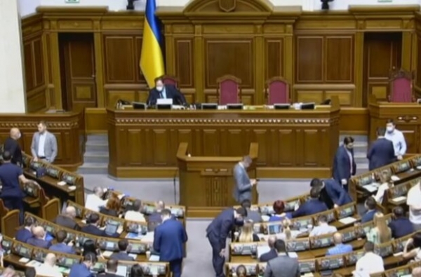 Депутаты-прогульщики и крупнейшие "говоруны" в Раде: кто из политиков "разбазаривает" налоги украинцев Депутаты-прогульщики и крупнейшие "говоруны" в Раде: кто из политиков "разбазаривает" налоги украинцев