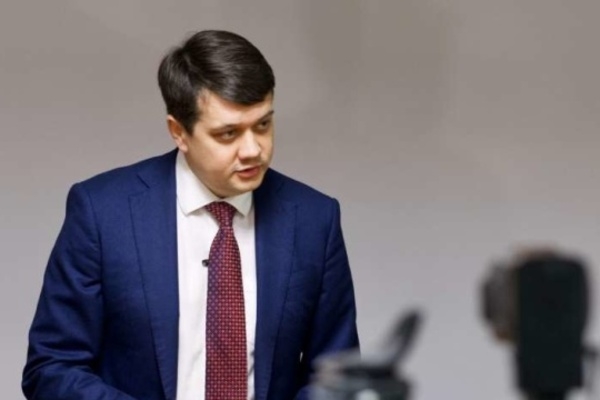 Разумков призвал изменить закон о языке
Разумков призвал изменить закон о языке