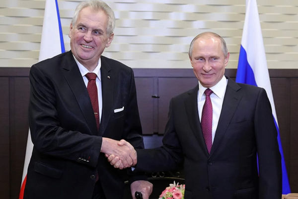 Президент Чехии встал на сторону Путина в деле о "россиянине с ядом"
Президент Чехии встал на сторону Путина в деле о "россиянине с ядом"