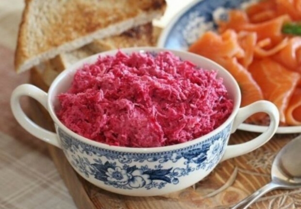 Классический хрен со свеклой: бюджетный вариант для вкусной закуски Классический хрен со свеклой: бюджетный вариант для вкусной закуски