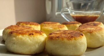 Яблочно-морковные сырники, которые не нужно жарить: рецепт для вкусного и полезного завтрака Яблочно-морковные сырники, которые не нужно жарить: рецепт для вкусного и полезного завтрака