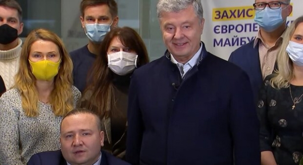 Ныряет в деньги, как Скрудж? Порошенко задекларировал 1,4 тонны наличных Ныряет в деньги, как Скрудж? Порошенко задекларировал 1,4 тонны наличных
