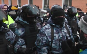Украина тратит миллиарды на спецпенсии: силовики, прокуроры и судьи спокойно претендуют на 100 000 грн в месяц Украина тратит миллиарды на спецпенсии: силовики, прокуроры и судьи спокойно претендуют на 100 000 грн в месяц