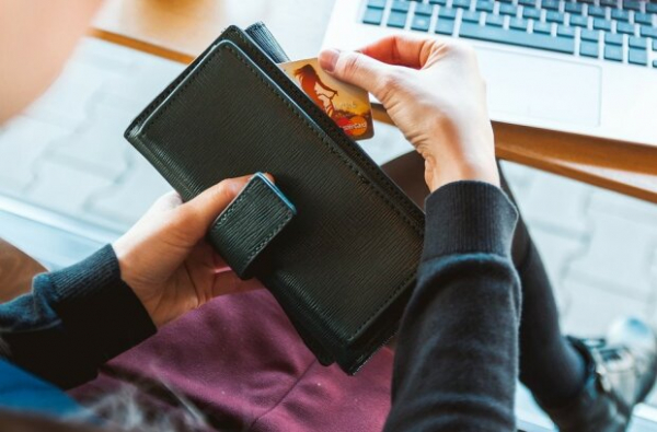 Выкиньте чеки из кошелька: какие предметы лишают вас денег, приметы с купюрами Выкиньте чеки из кошелька: какие предметы лишают вас денег, приметы с купюрами