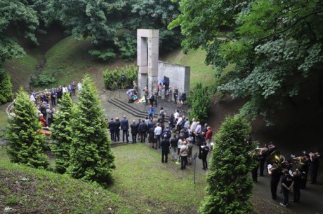 Во Львове почтили память расстрелянных в 1941 году профессоров Во Львове почтили память расстрелянных в 1941 году профессоров