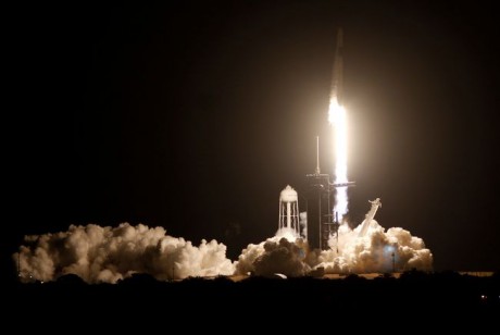 SpaceX запустила на орбиту спутник для изучения океана SpaceX запустила на орбиту спутник для изучения океана
