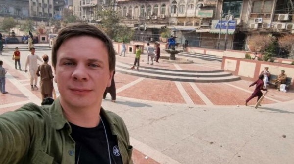 "Насильно подарили": как Дмитрий Комаров из "Світ навиворіт" прожил на границе с Афганистаном без денег "Насильно подарили": как Дмитрий Комаров из "Світ навиворіт" прожил на границе с Афганистаном без денег
