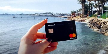 Люди остались без зарплаты: monobank не позволил украинцам получить деньги Люди остались без зарплаты: monobank не позволил украинцам получить деньги