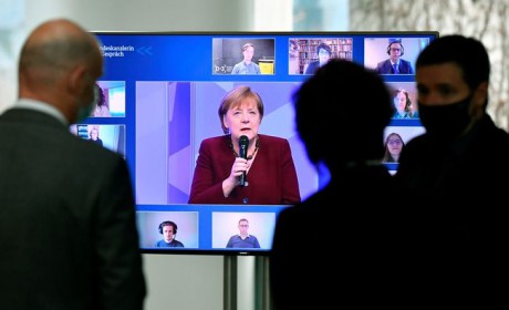 Меркель назвала пандемию коронавируса историческим кризисом