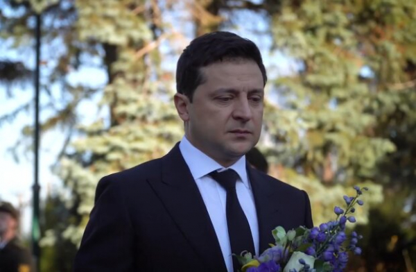 Владимир Зеленский сообщил о гибели 500 тысяч людей: "Мы благодарны им всегда" Владимир Зеленский сообщил о гибели 500 тысяч людей: "Мы благодарны им всегда"