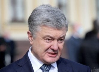 Порошенко "под страхом привода" все-таки явился на допрос в СБУ
Порошенко "под страхом привода" все-таки явился на допрос в СБУ