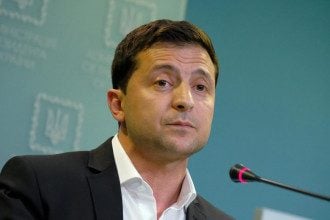 Зеленский провел кадровые перестановки в армии
Зеленский провел кадровые перестановки в армии