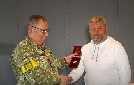 Президент ФК "Рух" Григорий Козловский получил "Знак почета" за помощь ВСУ Президент ФК "Рух" Григорий Козловский получил "Знак почета" за помощь ВСУ