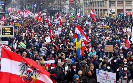 В Вене на митинг против обязательной вакцинации от COVID-19 вышли более 40 000 человек В Вене на митинг против обязательной вакцинации от COVID-19 вышли более 40 000 человек