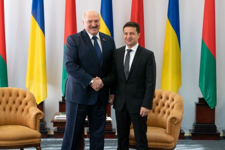 Лукашенко готов к сотрудничеству с Украиной по вопросам задержанных боевиков "Вагнера" Лукашенко готов к сотрудничеству с Украиной по вопросам задержанных боевиков "Вагнера"
