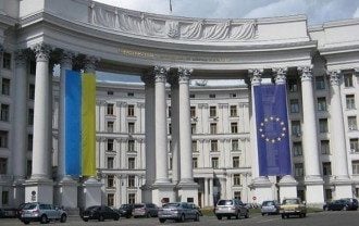"Выборы" в Госдуму на Донбассе и в Крыму – вне закона: Украина жестко предупредила Россию об ударе
"Выборы" в Госдуму на Донбассе и в Крыму – вне закона: Украина жестко предупредила Россию об ударе