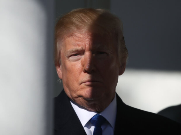 Дональд Трамп решил заработать на Библии: не упустит ни одного случая Дональд Трамп решил заработать на Библии: не упустит ни одного случая