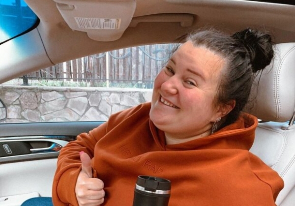 Alyona Alyona ответила на замечания о лишнем весе: "Красава в леопардовых лосинах"