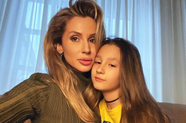 Светлану Лободу хотели пристыдить за отнятый телефон у дочери, но не получилось:&nbsp;"Навязать ребенку побольше..."