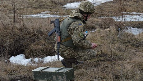 На заседании ТКГ согласовали 19 участков разминирования на Донбассе На заседании ТКГ согласовали 19 участков разминирования на Донбассе