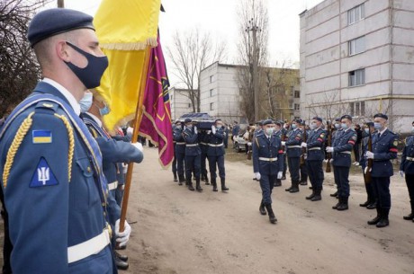На Харьковщине попрощались с бойцом ВСУ, погибшим 10 апреля у Золотого На Харьковщине попрощались с бойцом ВСУ, погибшим 10 апреля у Золотого